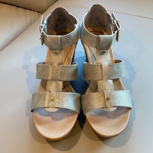 Dr Scholls Wegdes size 7